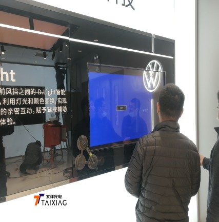 北京海淀区大众4S店+OLED贴合玻璃透明屏+带触摸互动功能